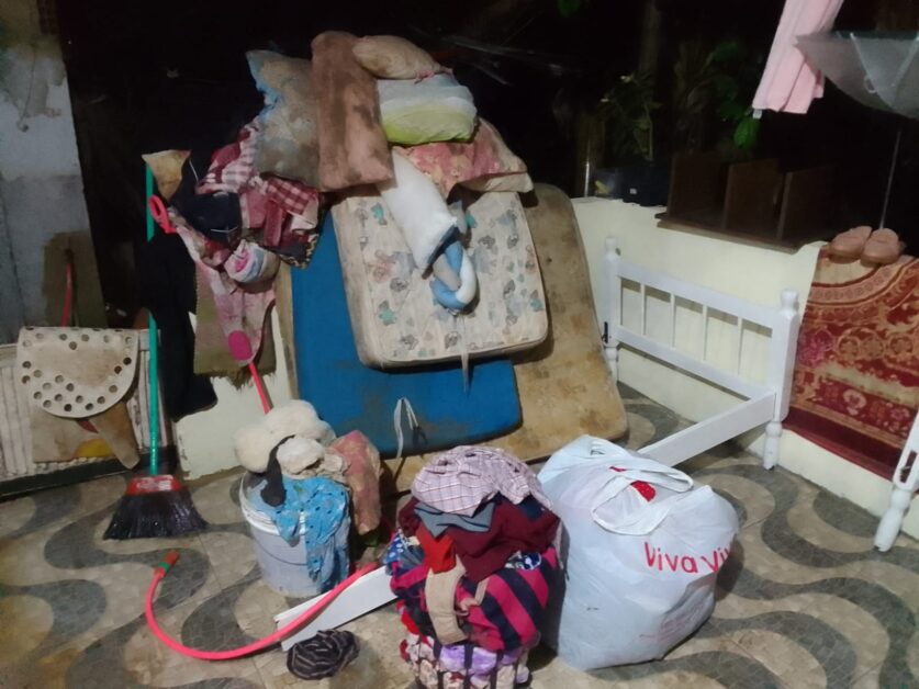 Família fica desalojada após forte chuva em Pinheiros