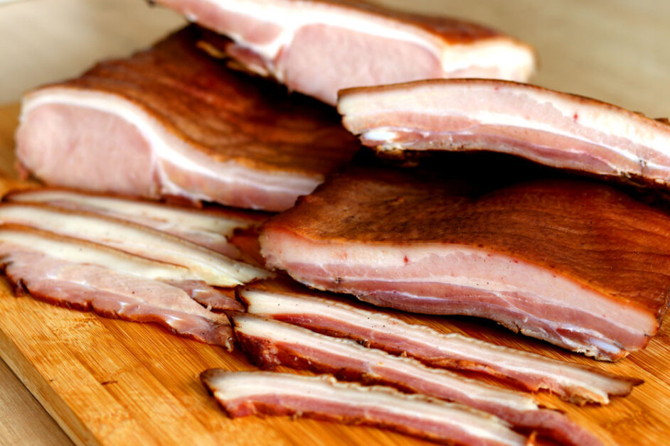 Diferenças entre bacon verdadeiro e falso e seus impactos na saúde