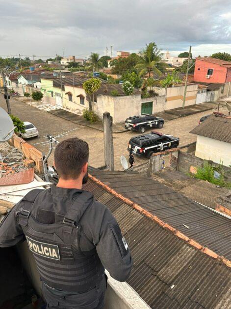 Operação prende foragido e apreende armas e drogas em Pedro Canário 1