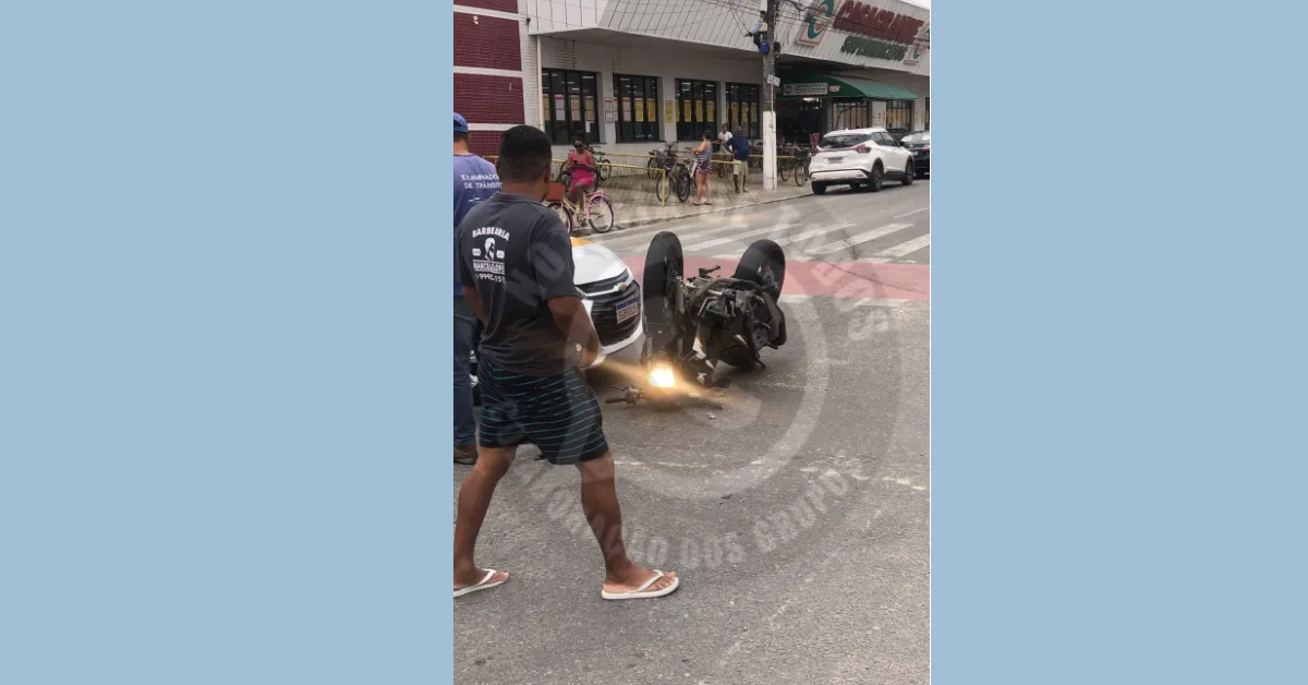 Motociclista é arremessado em acidente no bairro Interlagos, em Linhares